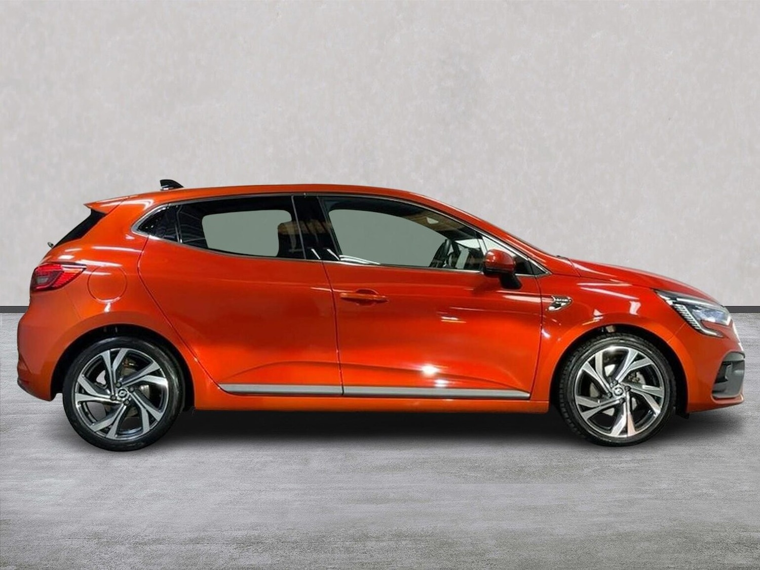Used Renault Clio 2022 for sale - 76382640: Photo 3