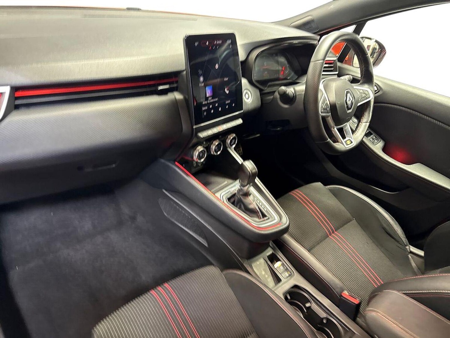 Used Renault Clio 2022 for sale - 76382640: Photo 7