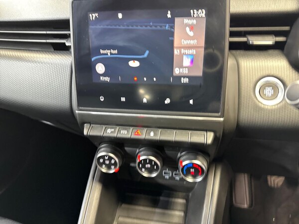 Used Renault Clio 2020 for sale - 76220463: Photo 11