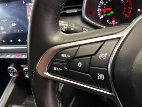 Used Renault Clio 2020 for sale - 76220463: Photo 24