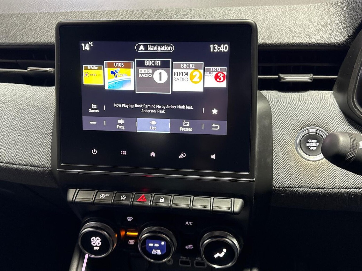 Used Renault Clio 2025 for sale - 76893255: Photo 11