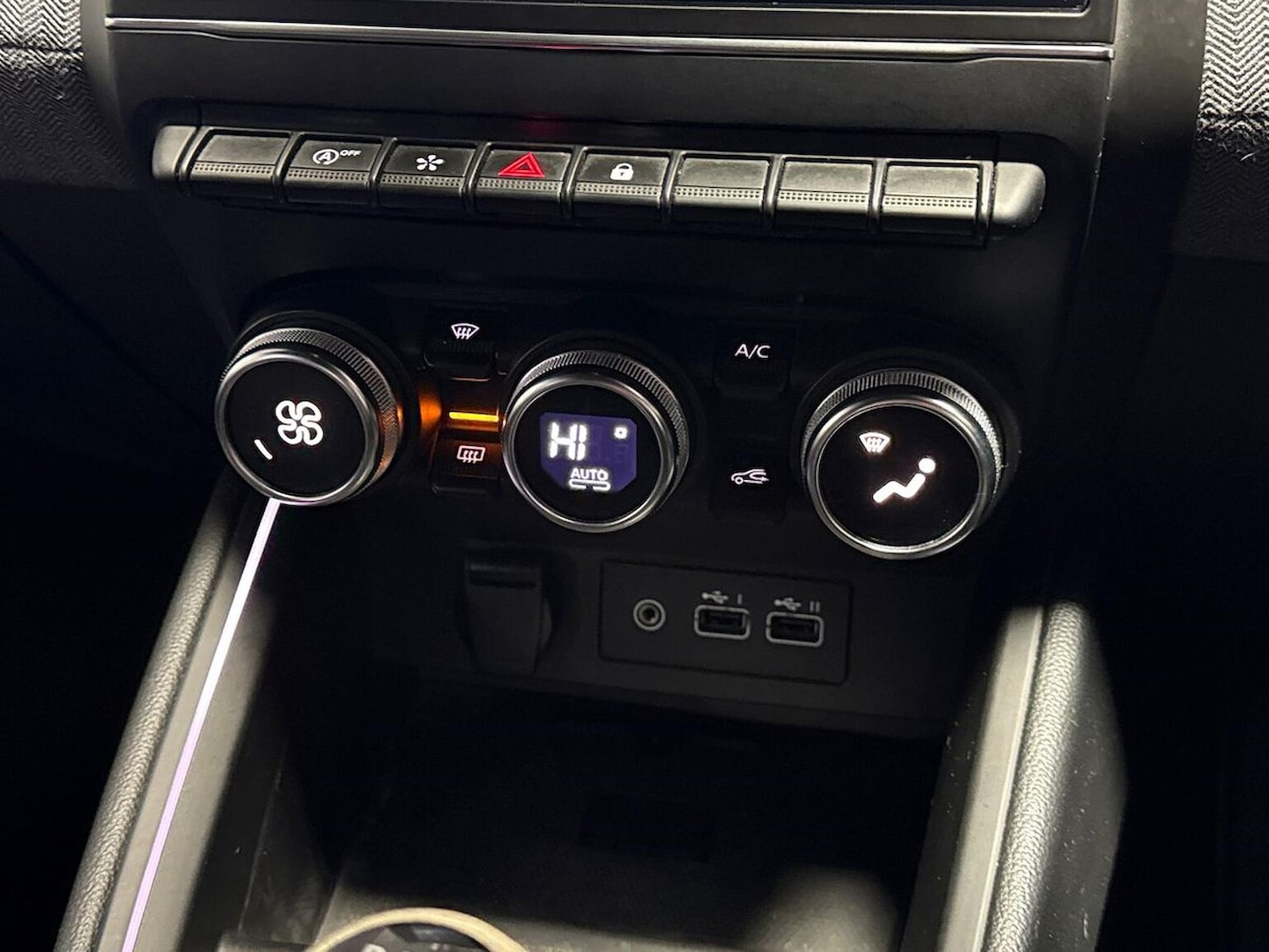 Used Renault Clio 2025 for sale - 76893255: Photo 12