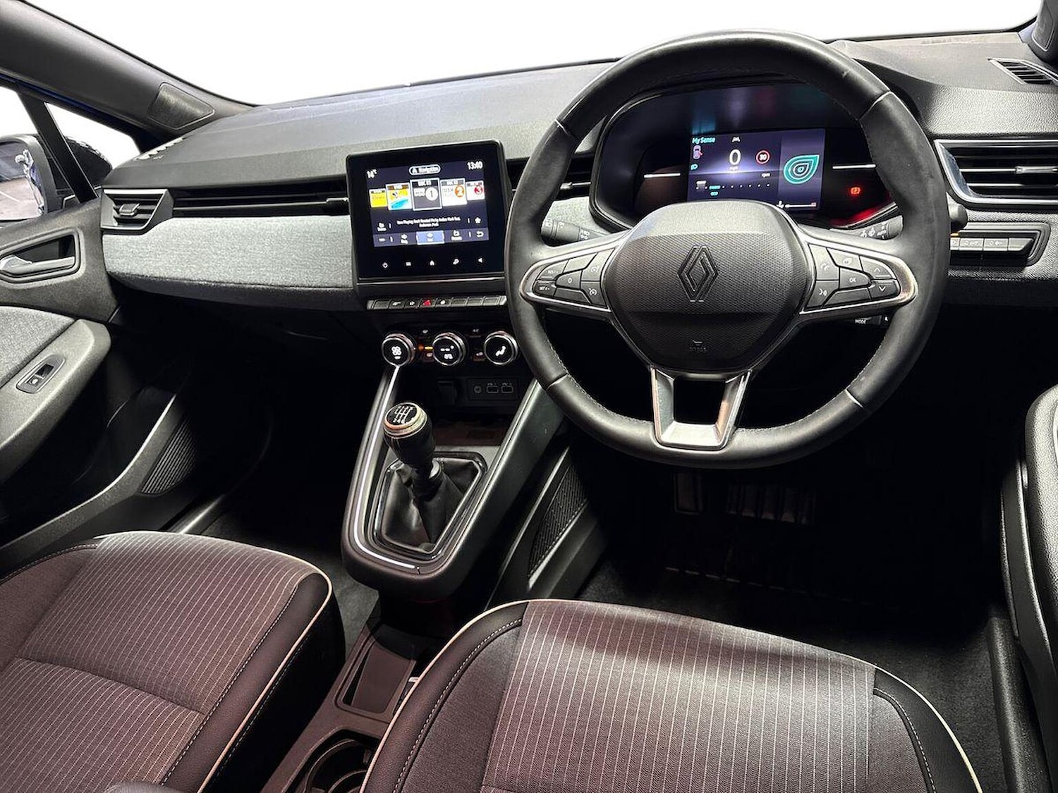 Used Renault Clio 2025 for sale - 76893255: Photo 15