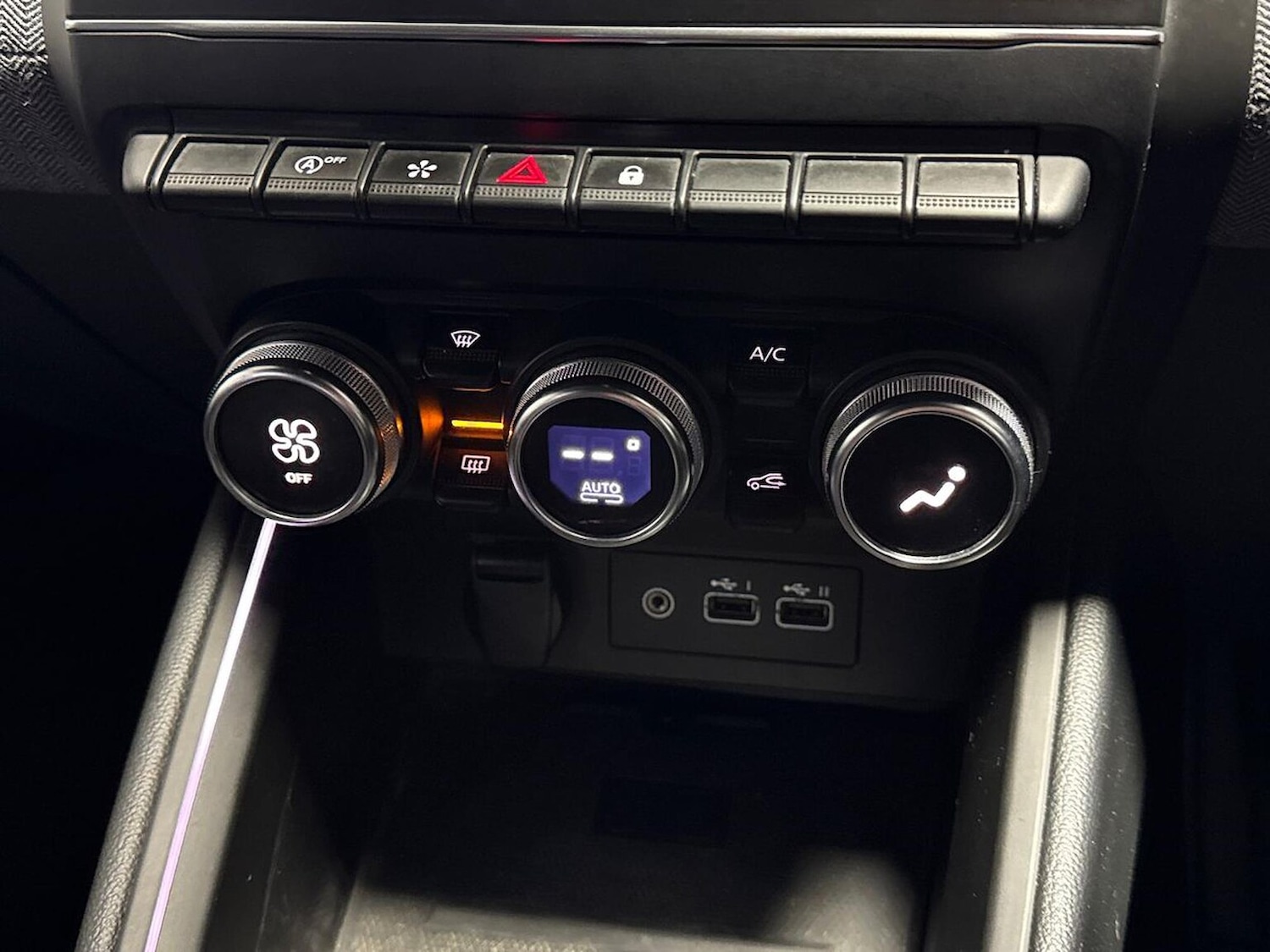 Used Renault Clio 2025 for sale - 76893255: Photo 23