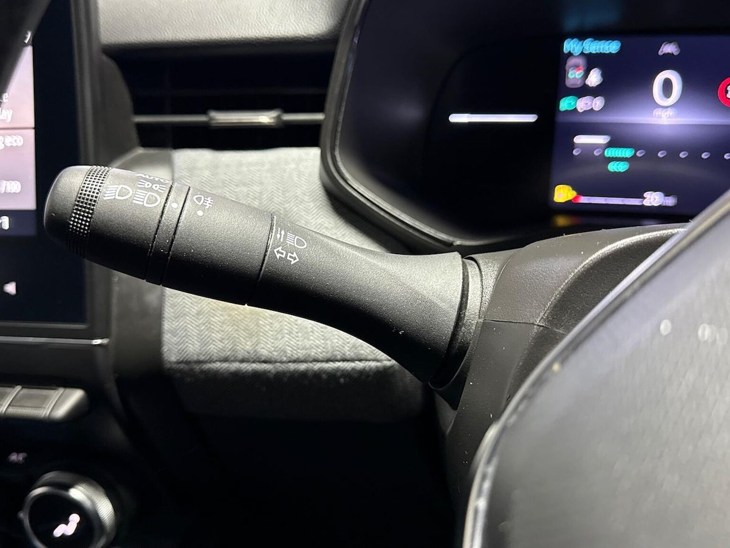 Used Renault Clio 2025 for sale - 76893255: Photo 26