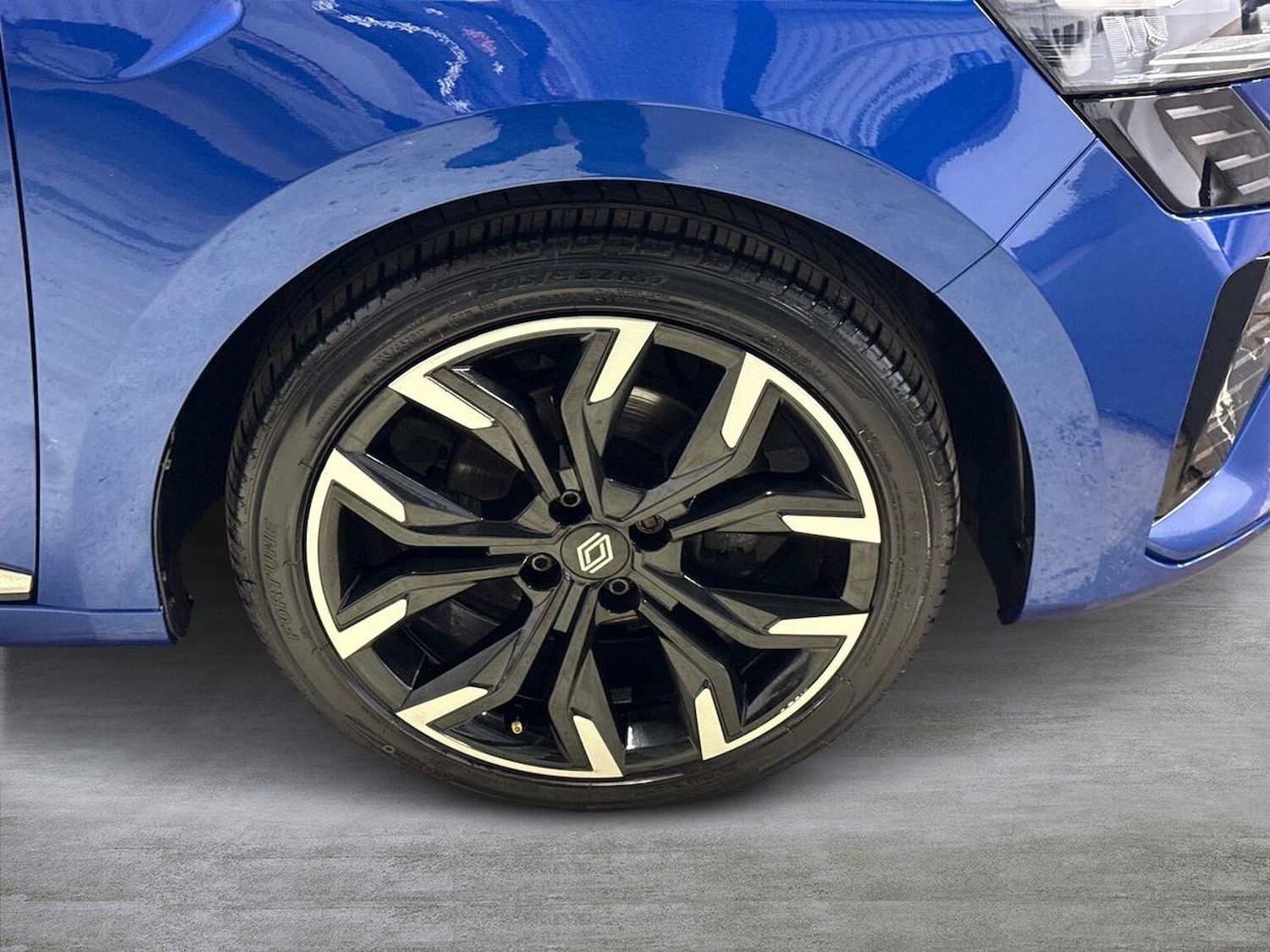 Used Renault Clio 2025 for sale - 76893255: Photo 6