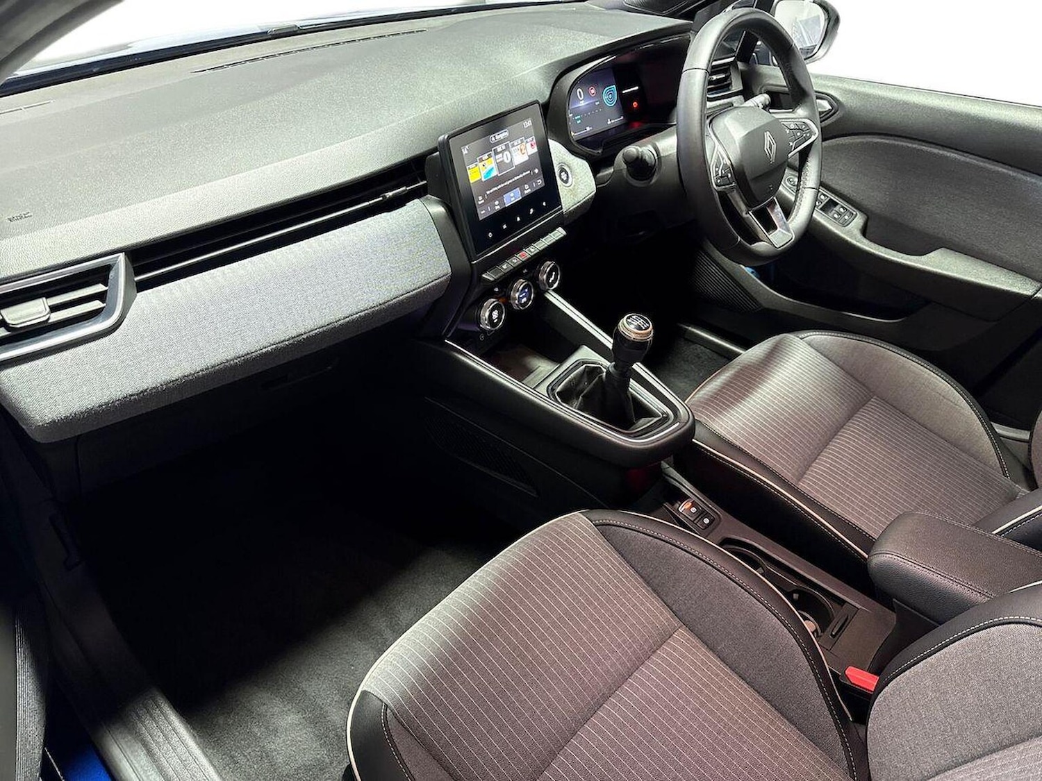 Used Renault Clio 2025 for sale - 76893255: Photo 7