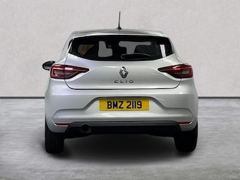 Used Renault Clio 2023 for sale - 78972052: Photo