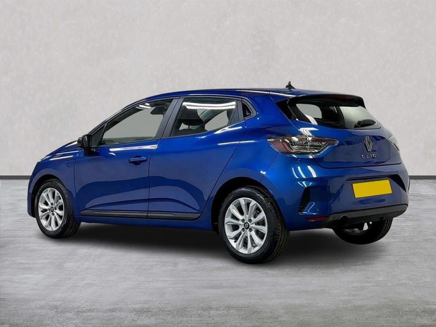 Used Renault Clio 2025 for sale - 76149521: Photo 2