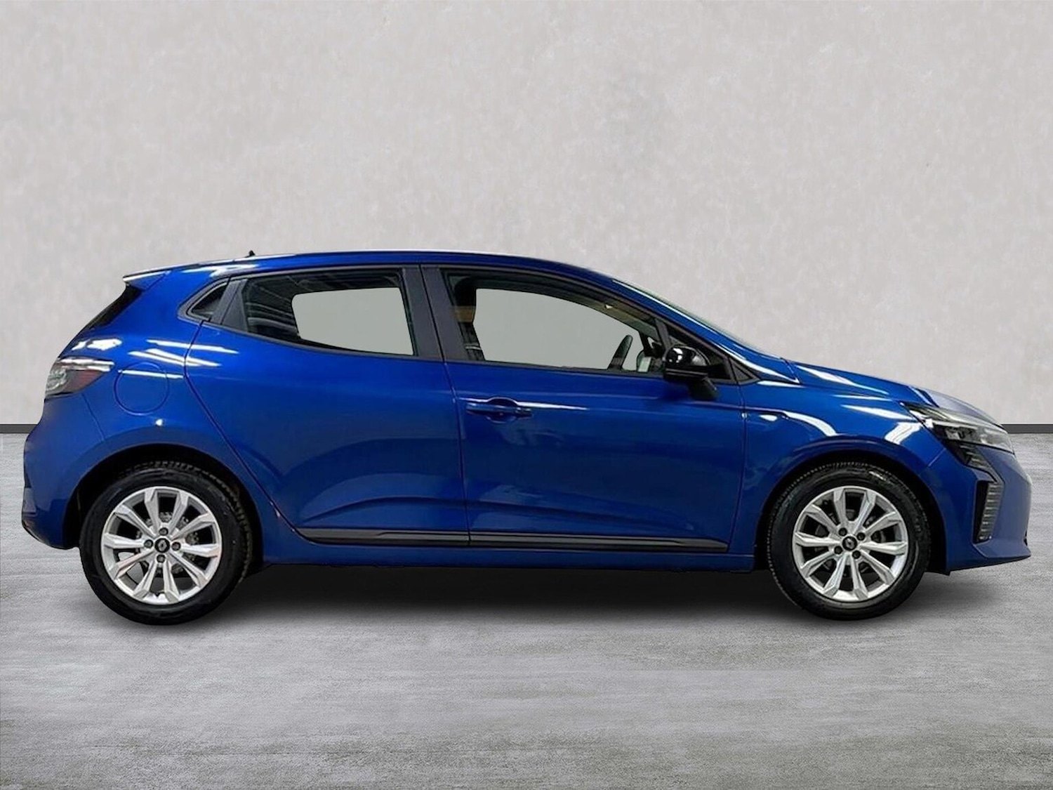 Used Renault Clio 2025 for sale - 76149521: Photo 3
