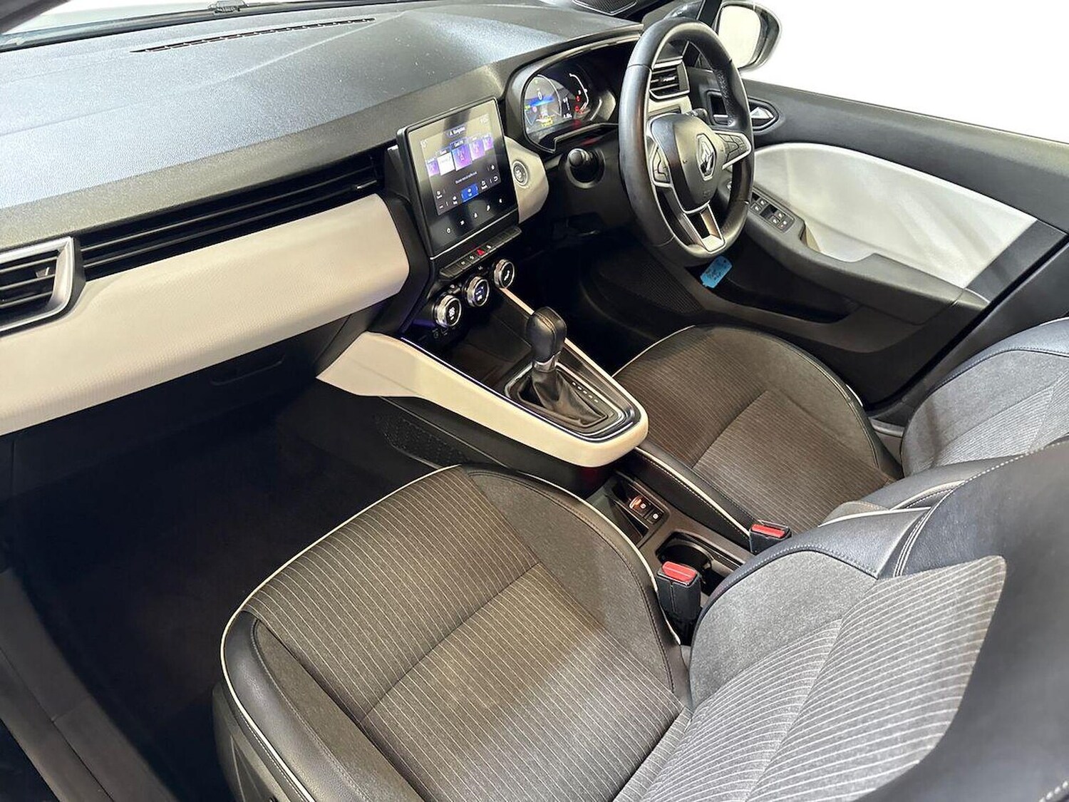 Used Renault Clio 2022 for sale - 77489760: Photo 7