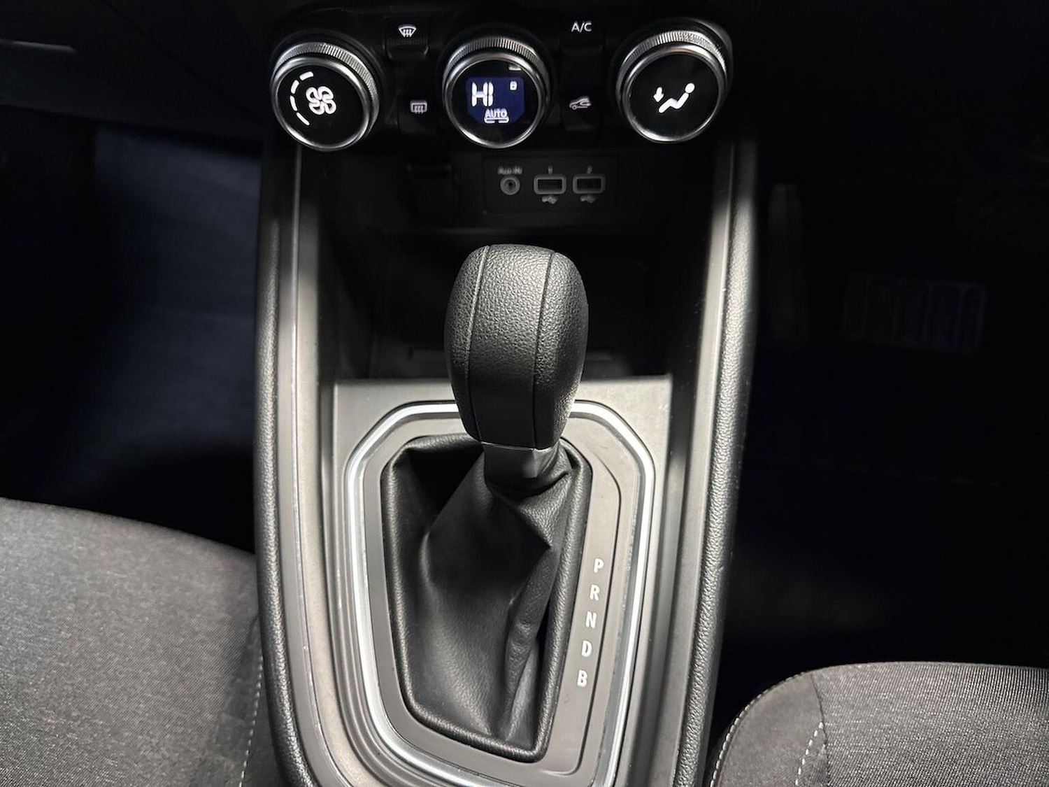 Used Renault Clio 2022 for sale - 77056835: Photo 12