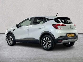 Used Renault Captur 2023 for sale - 79081564: Photo