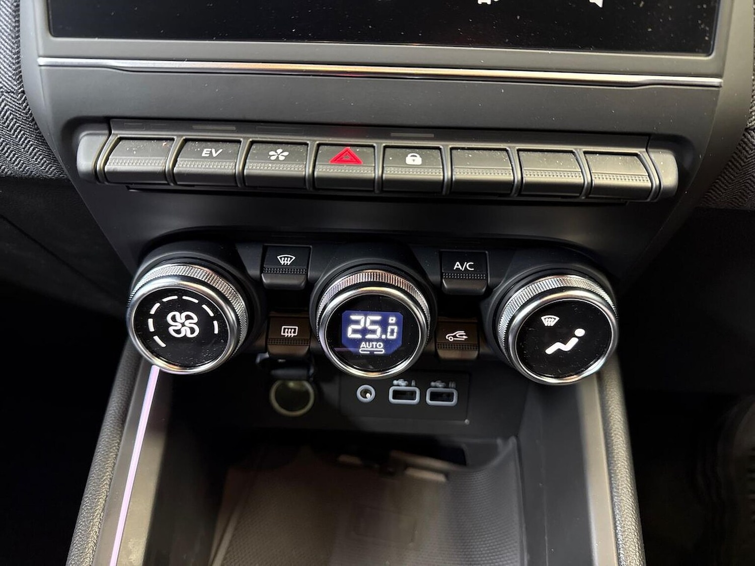 Used Renault Clio 2025 for sale - 77061582: Photo 12