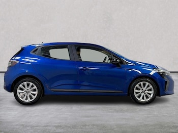 Used Renault Clio 2025 for sale - 76149528: Photo 3