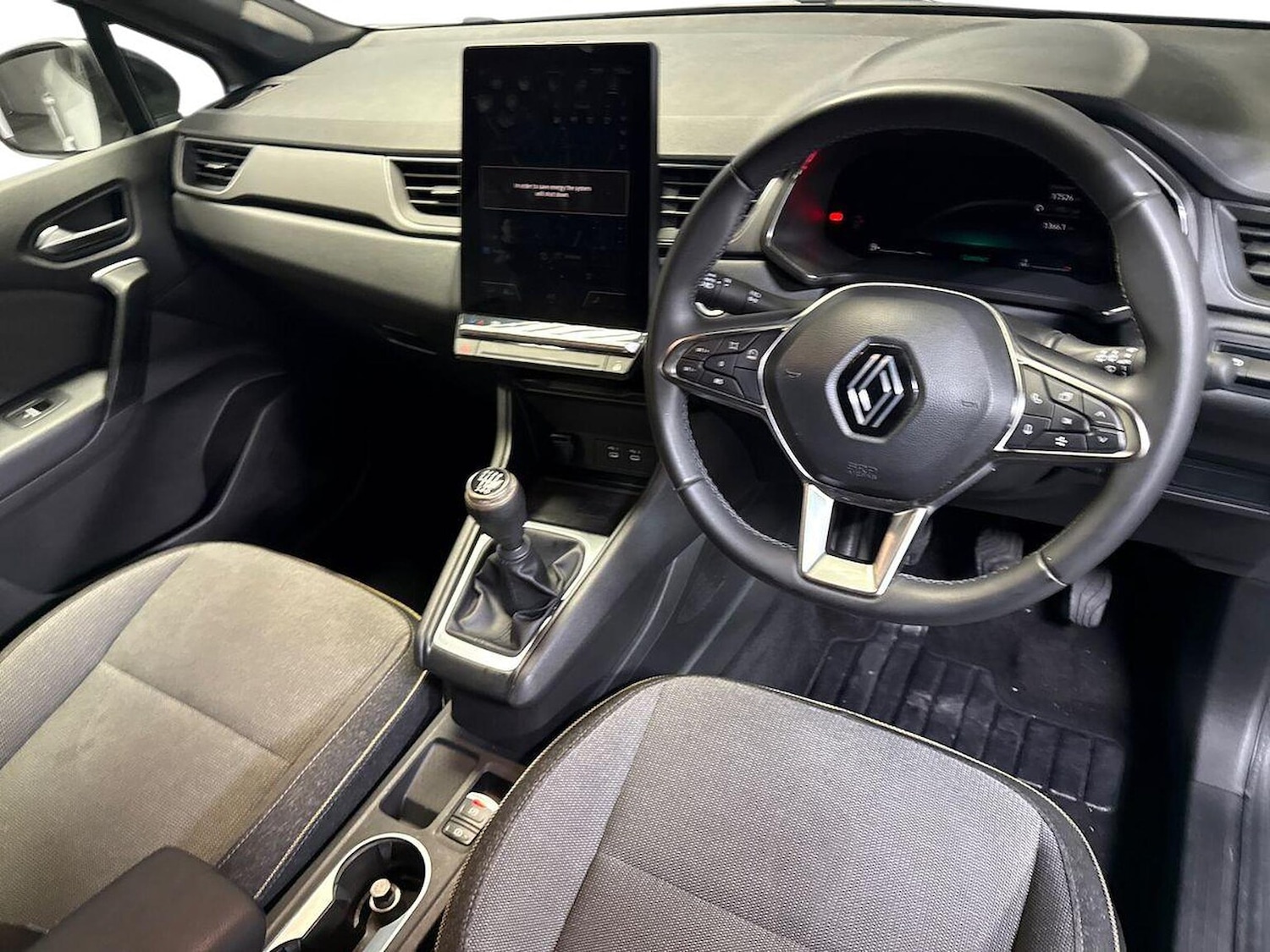 Used Renault Captur 2024 for sale - 77073234: Photo 9