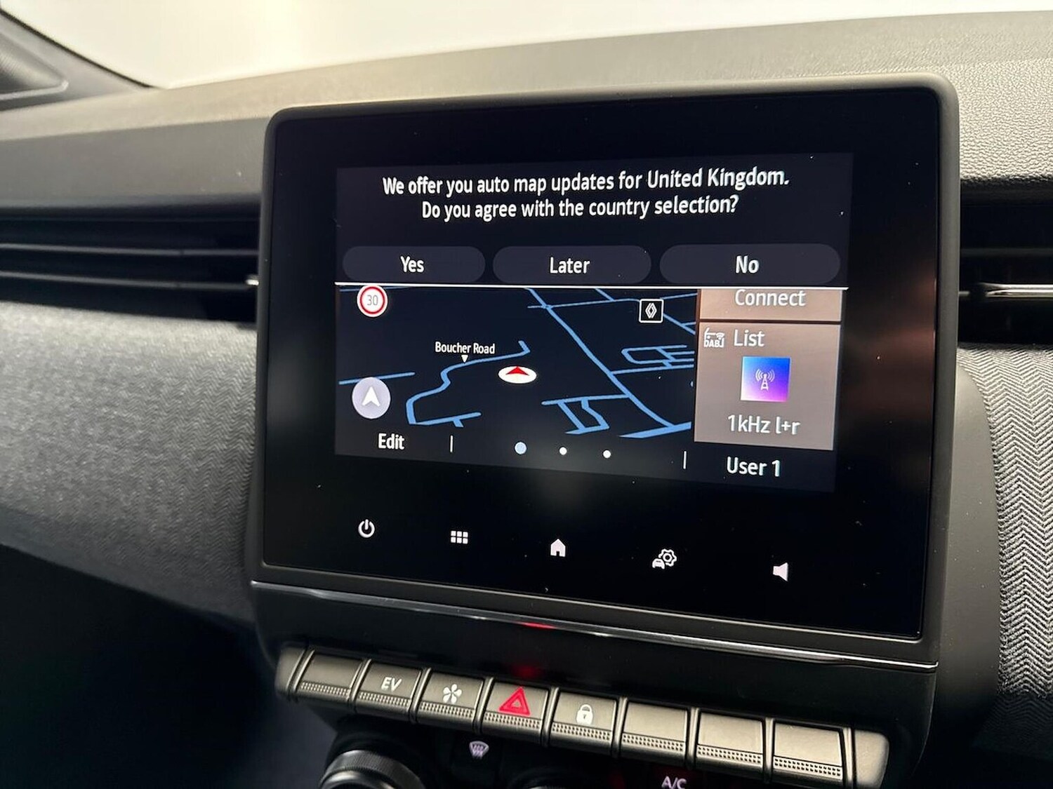 Used Renault Clio 2025 for sale - 77489735: Photo 11