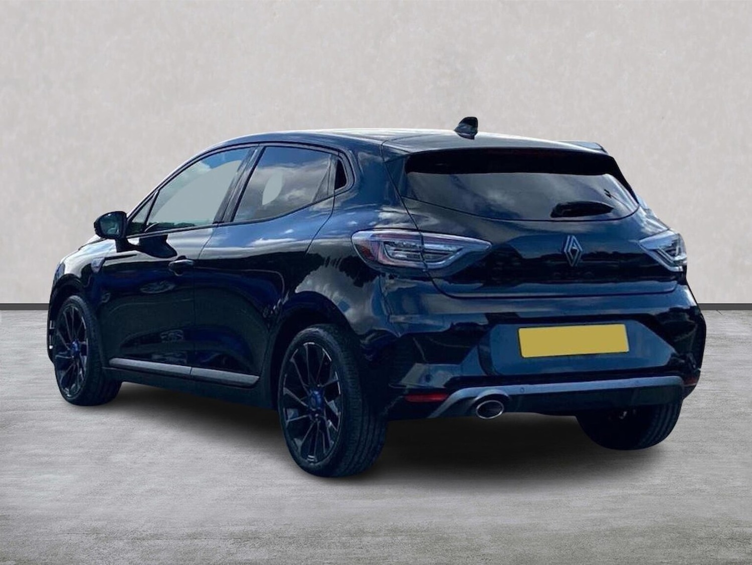 Used Renault Clio 2025 for sale - 76149533: Photo 2