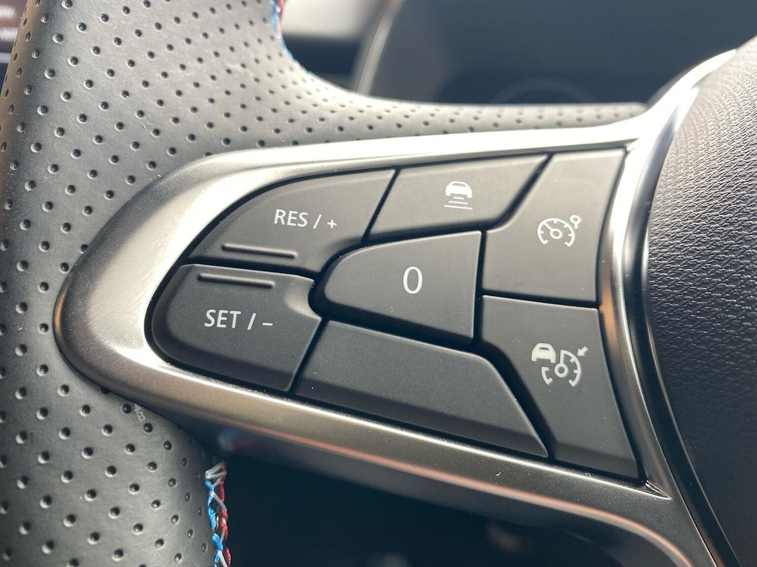 Used Renault Clio 2025 for sale - 76149533: Photo 25