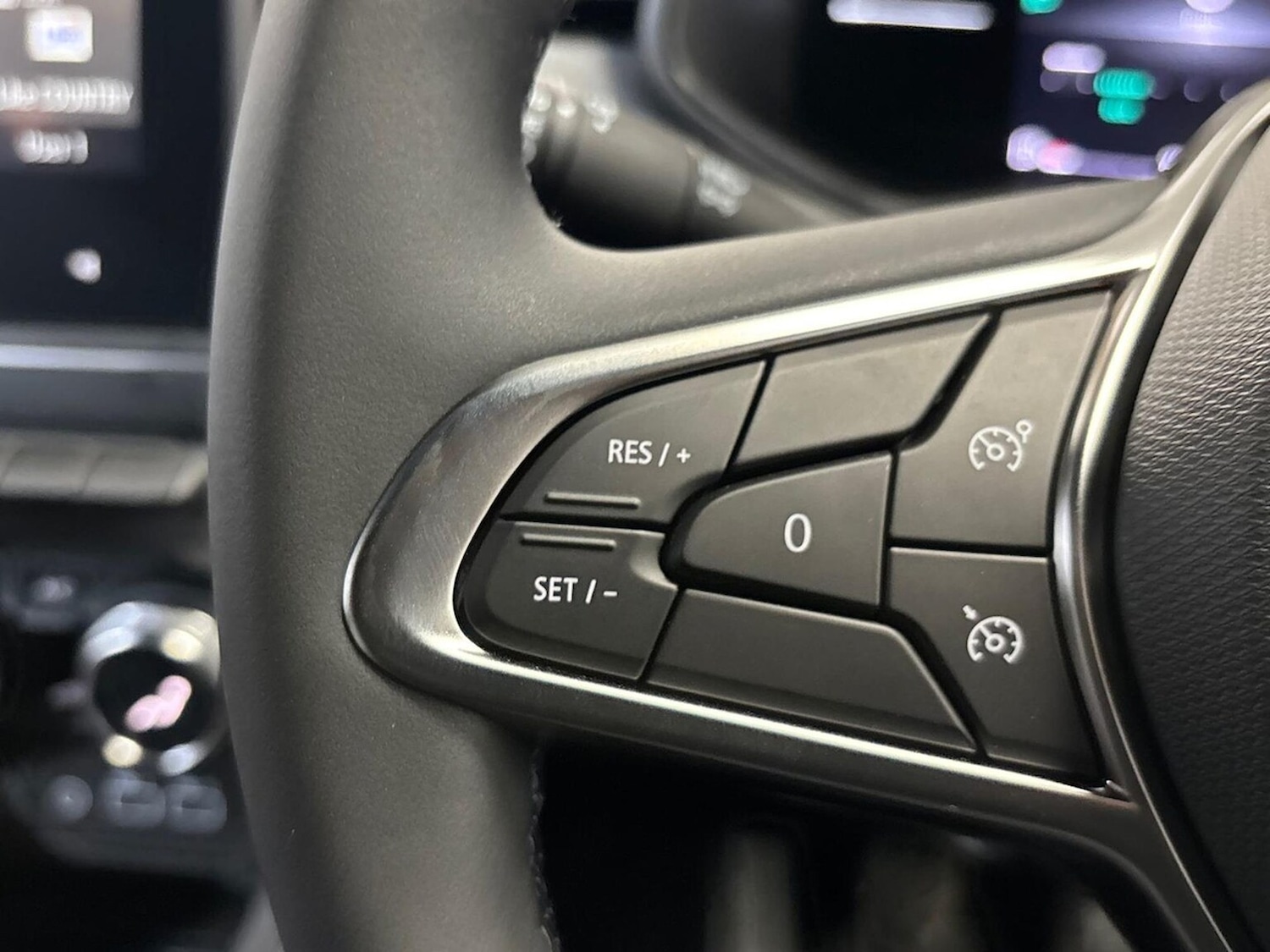 Used Renault Clio 2025 for sale - 76837165: Photo 24