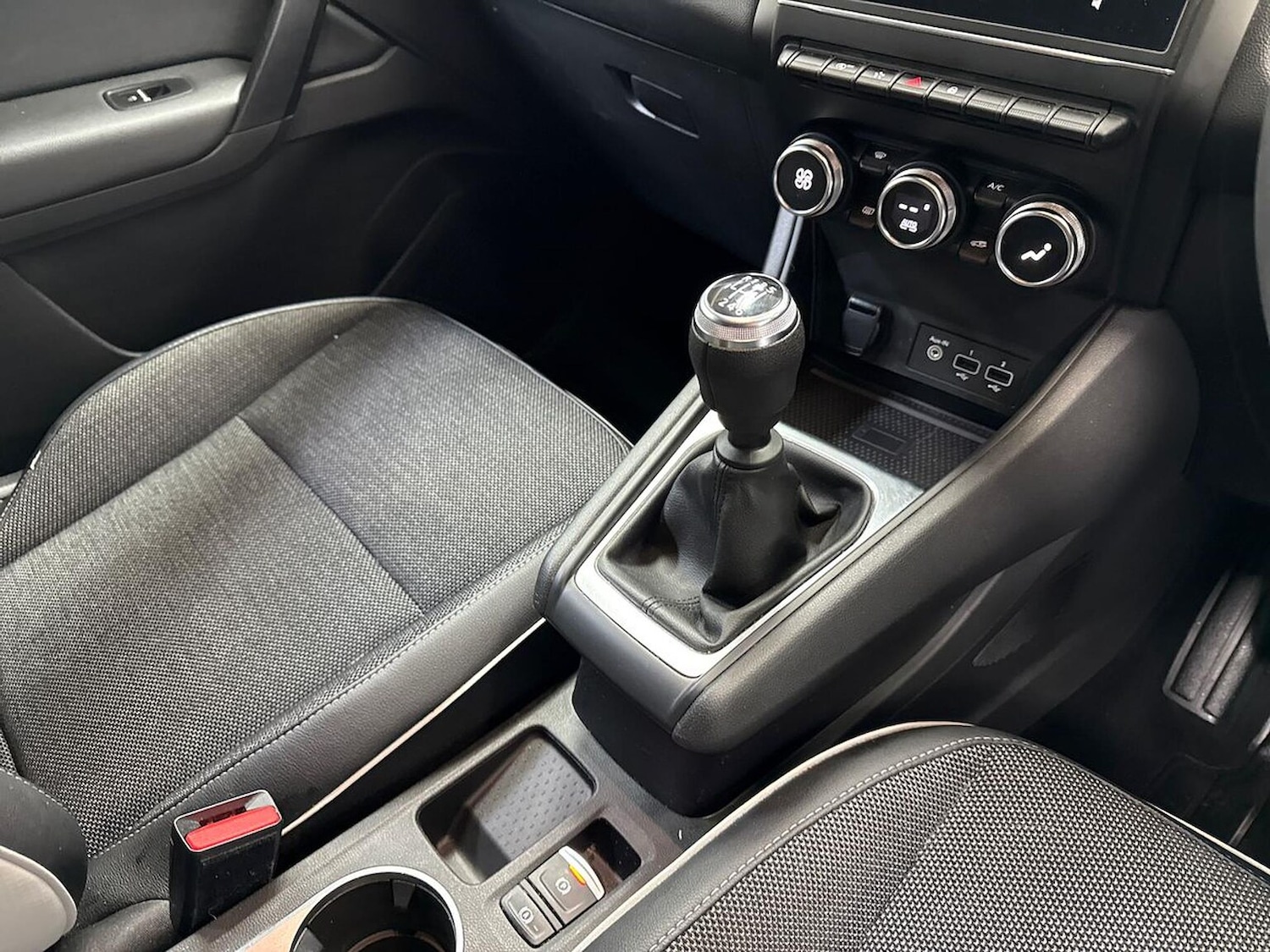 Used Renault Captur 2022 for sale - 77707419: Photo 13