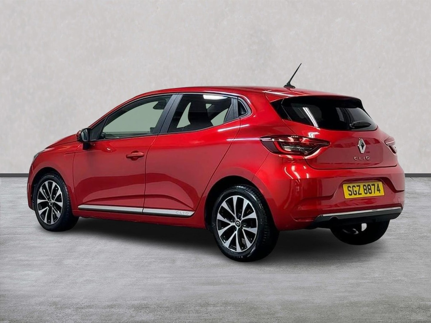Used Renault Clio 2020 for sale - 76335166: Photo 2