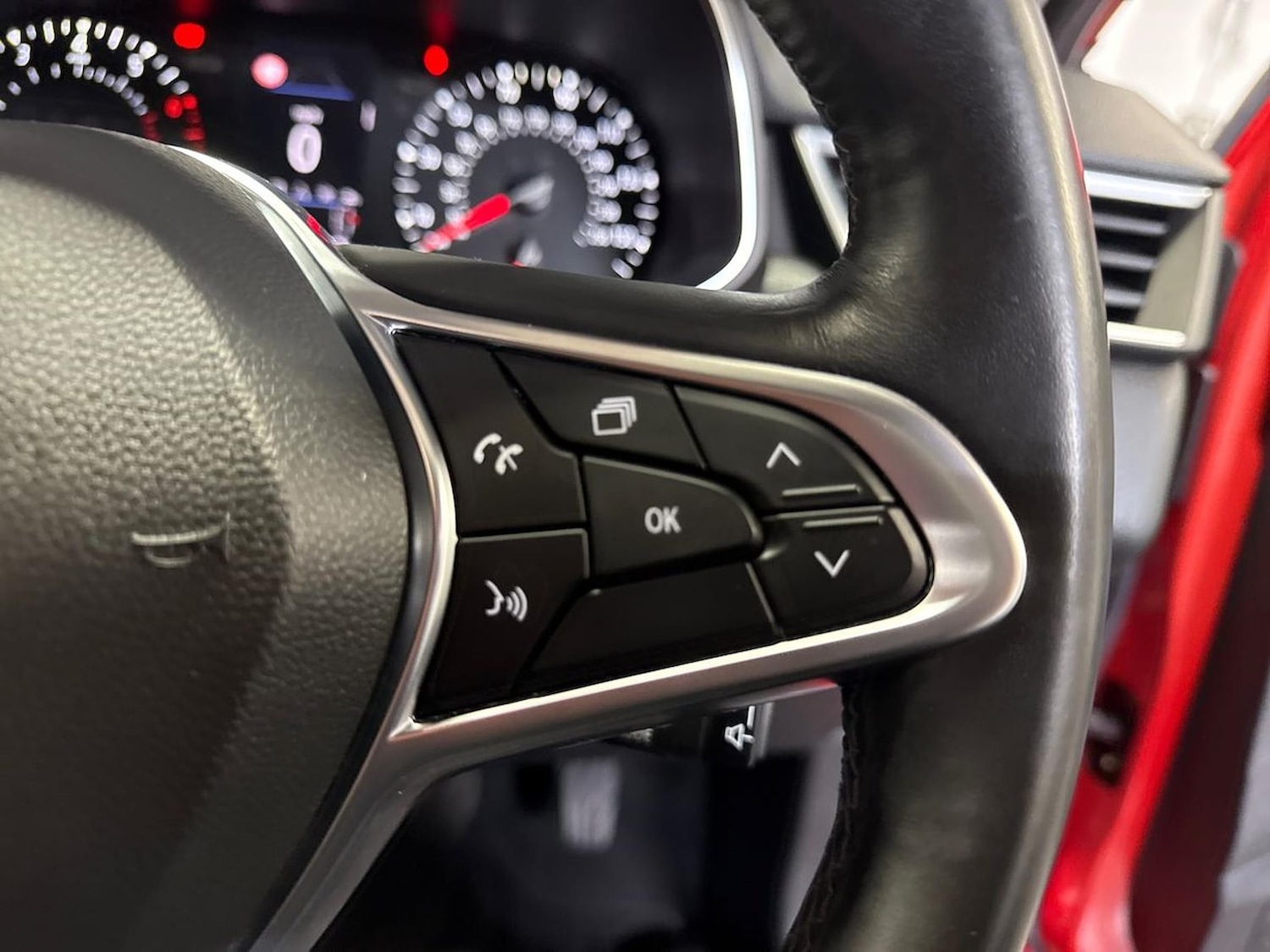 Used Renault Clio 2020 for sale - 76335166: Photo 25