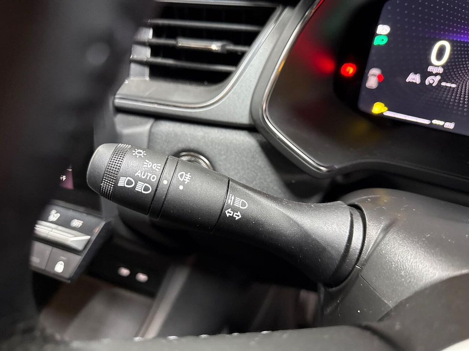 Used Renault Captur 2025 for sale - 78191355: Photo 28