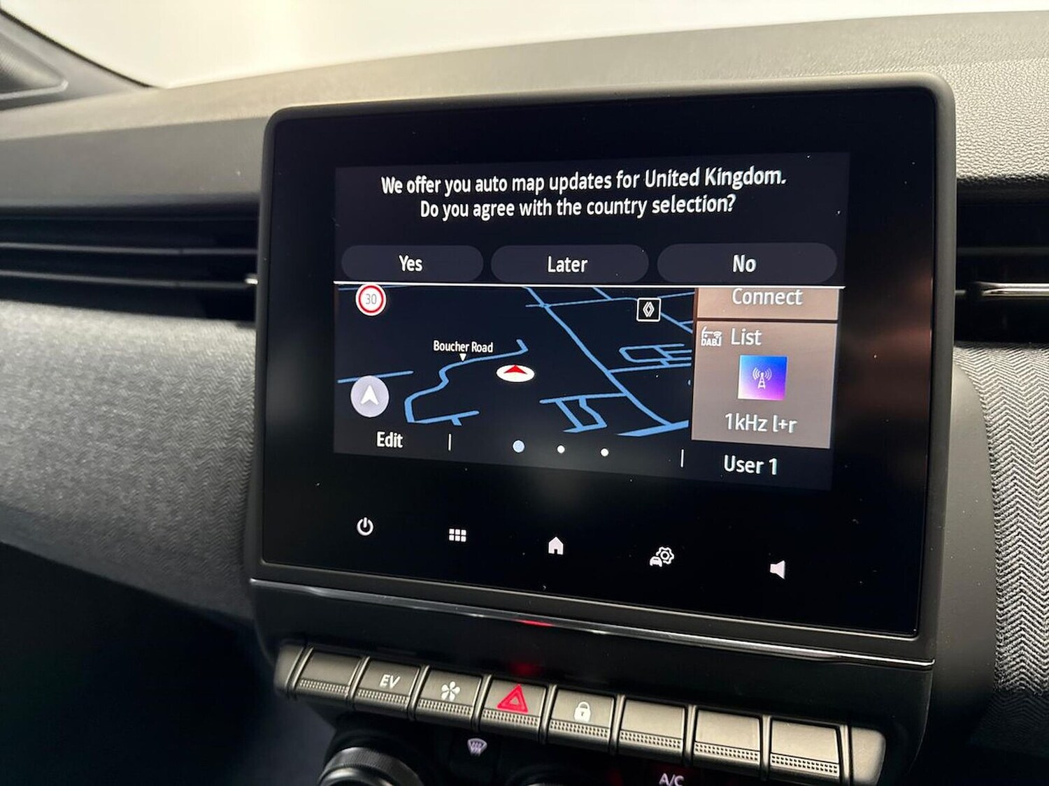 Used Renault Clio 2025 for sale - 77489728: Photo 11