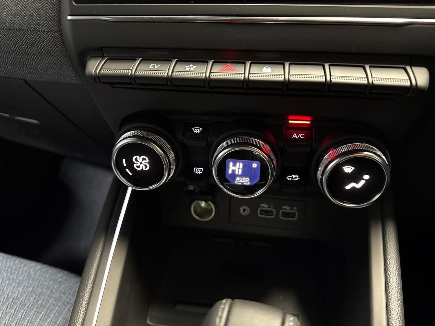 Used Renault Clio 2025 for sale - 77489728: Photo 12