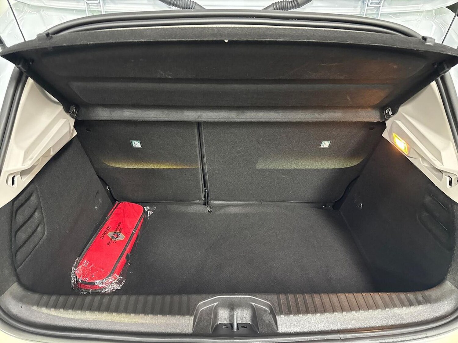 Used Renault Clio 2022 for sale - 76777270: Photo 17