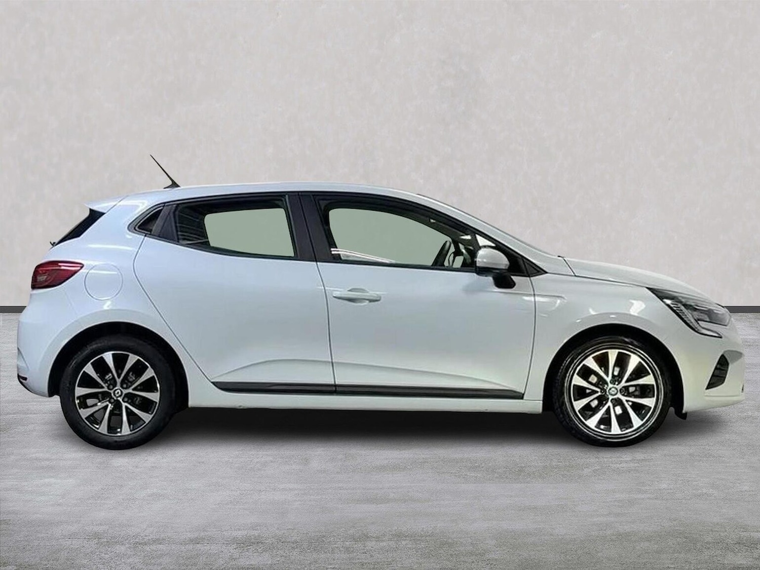 Used Renault Clio 2022 for sale - 76777270: Photo 3