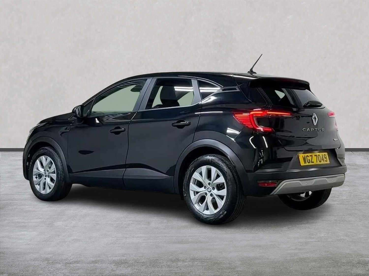 Used Renault Captur 2022 for sale - 77489761: Photo 2