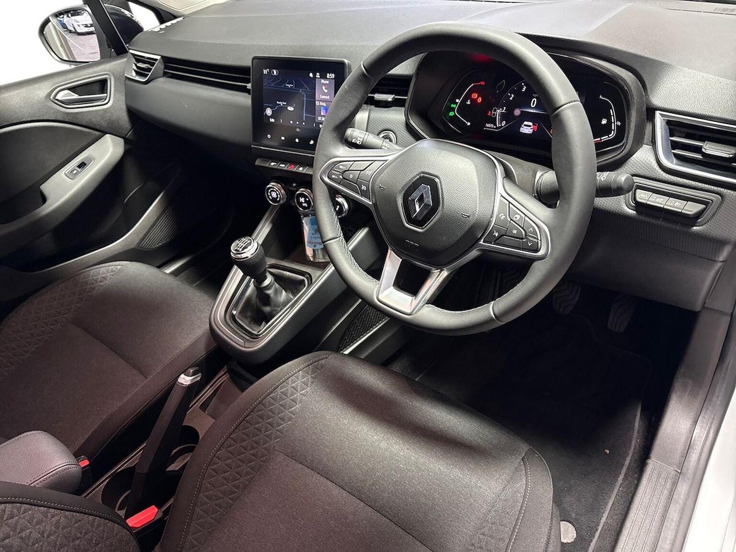 Used Renault Clio 2022 for sale - 76436533: Photo 15