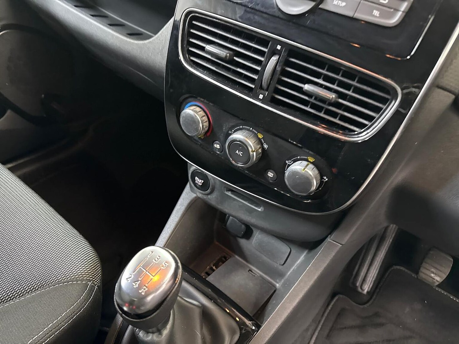 Used Renault Clio 2019 for sale - 77803450: Photo 12