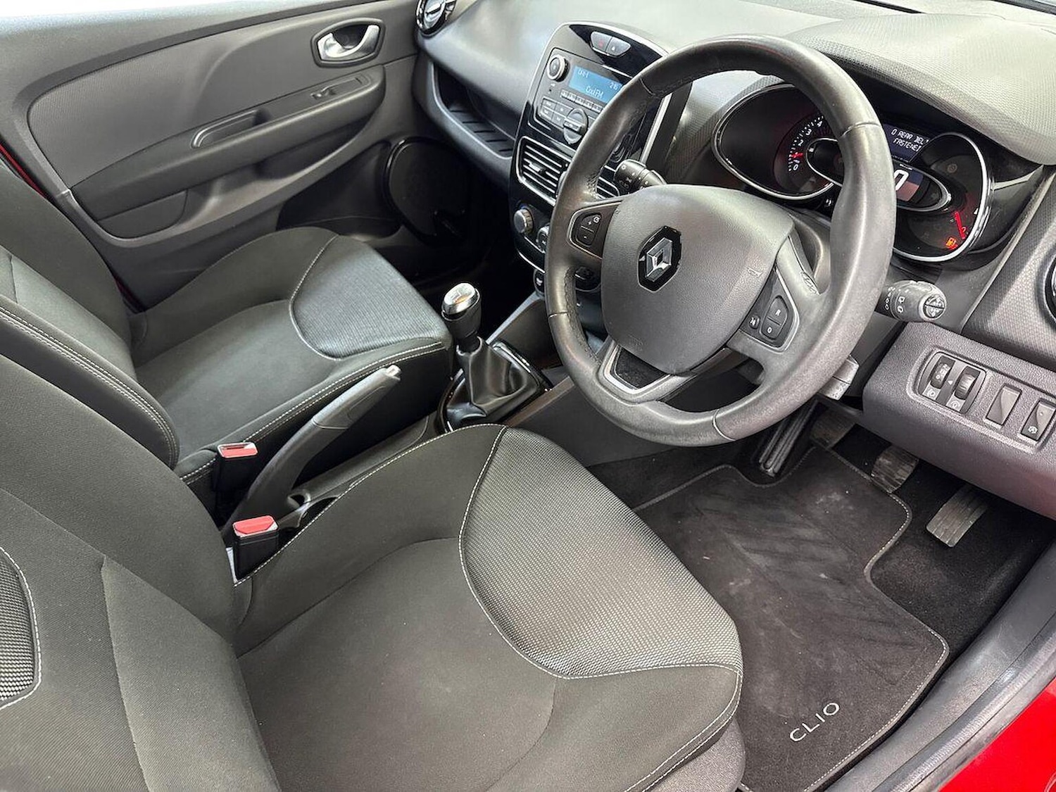 Used Renault Clio 2019 for sale - 77803450: Photo 15