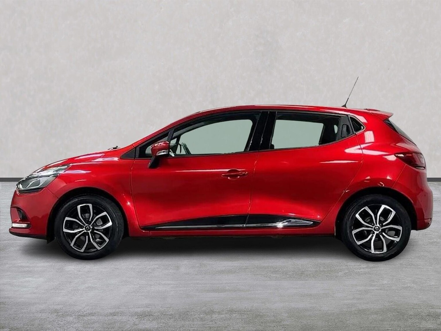 Used Renault Clio 2019 for sale - 77803450: Photo 19