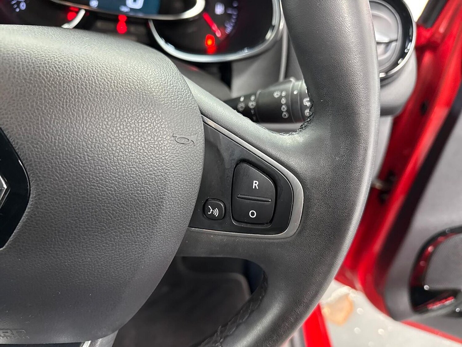 Used Renault Clio 2019 for sale - 77803450: Photo 24