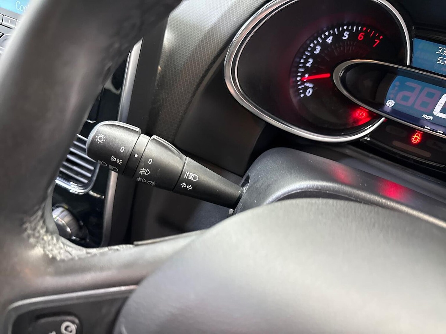 Used Renault Clio 2019 for sale - 77803450: Photo 27