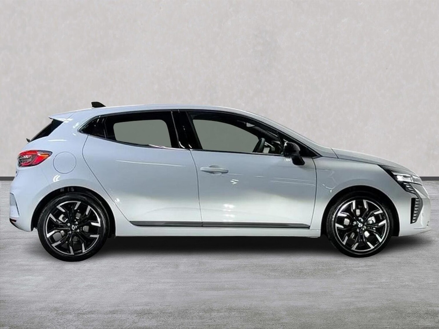 Used Renault Clio 2025 for sale - 77489732: Photo 3