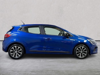 Used Renault Clio 2023 for sale - 76198398: Photo 3