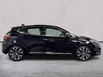 Used Renault Clio 2023 for sale - 79366077: Photo