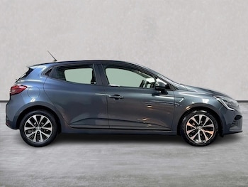 Used Renault Clio 2021 for sale - 76275109: Photo 3