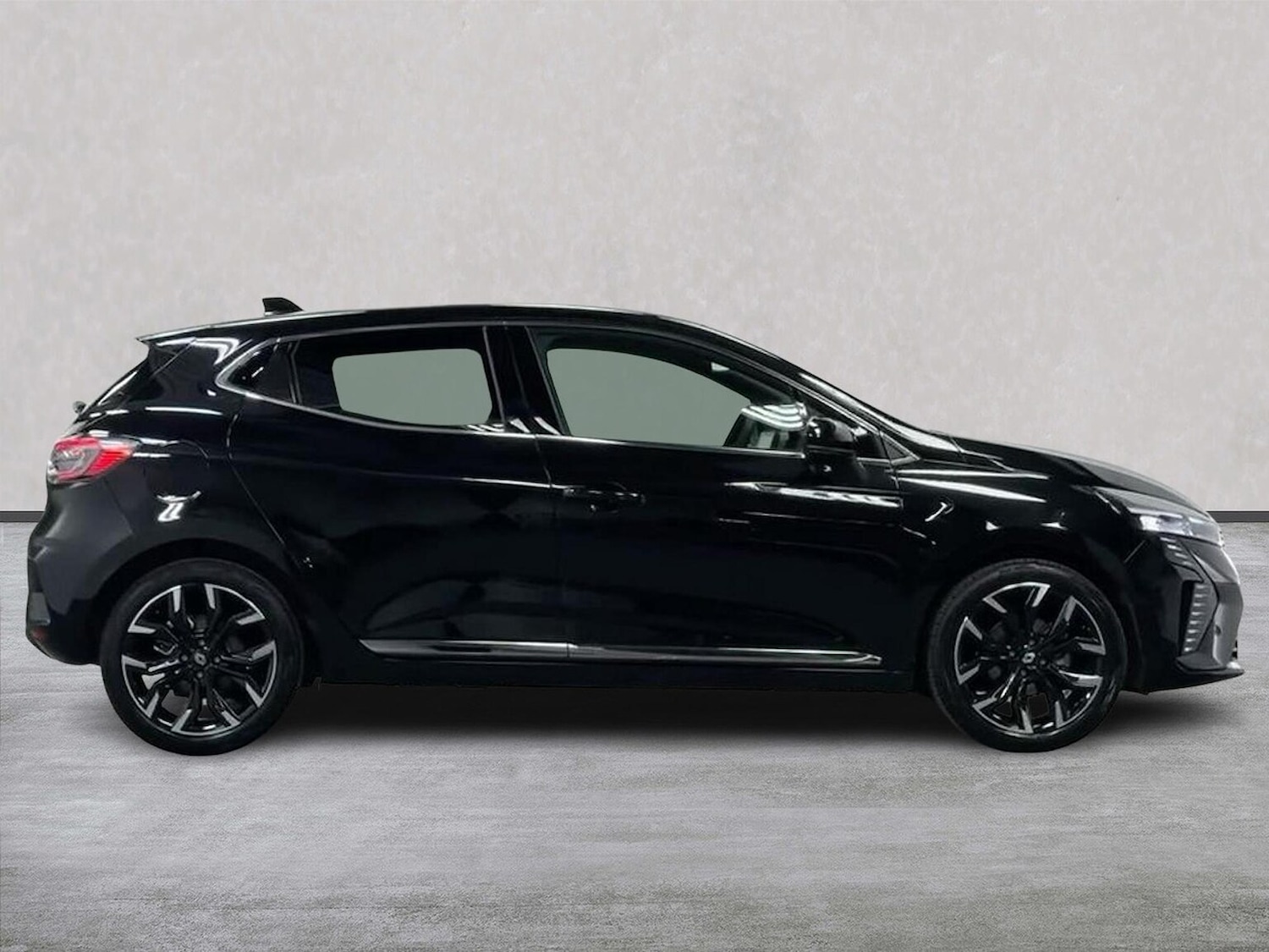 Used Renault Clio 2025 for sale - 77489755: Photo 3