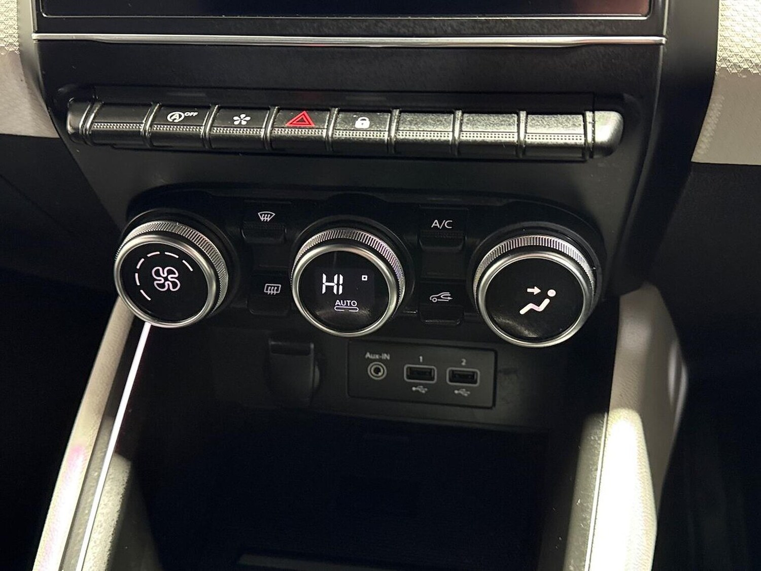 Used Renault Clio 2022 for sale - 77489757: Photo 12