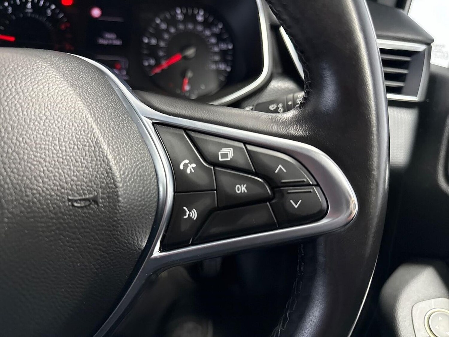 Used Renault Clio 2020 for sale - 76461859: Photo 25