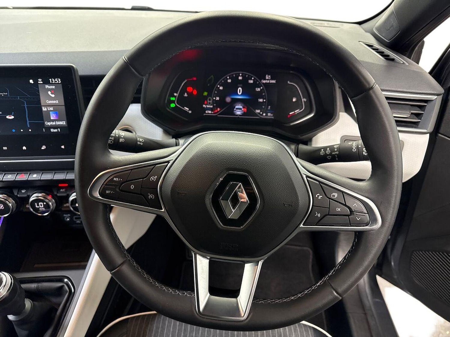 Used Renault Clio 2023 for sale - 78202132: Photo 9