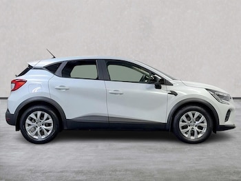 Used Renault Captur 2022 for sale - 76330009: Photo