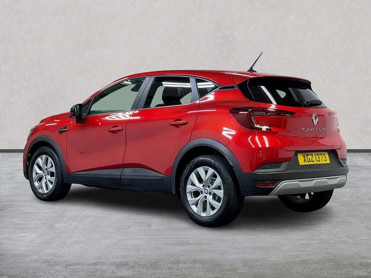 Used Renault Captur 2022 for sale - 76159482: Photo 2