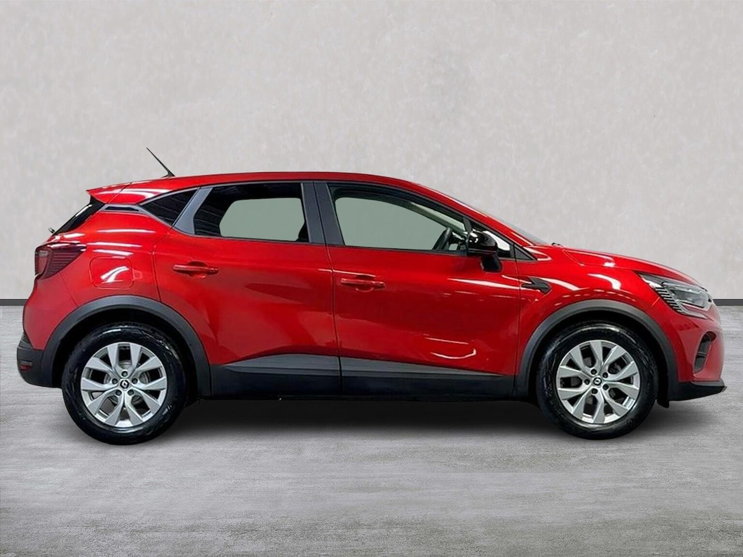Used Renault Captur 2022 for sale - 76159482: Photo 3